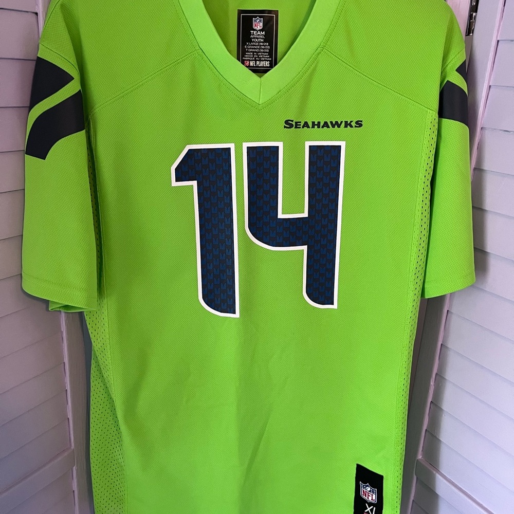 NFL Seahawks Bright Green Jersey.  Youth XL.  In EUC.  Features Metcalf 14
